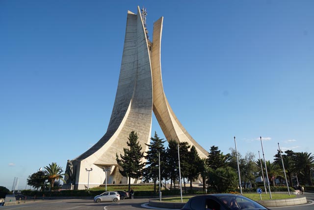 独立の殉教者記念塔（アルジェリア）