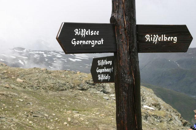 リフェルゲルクへハイキング