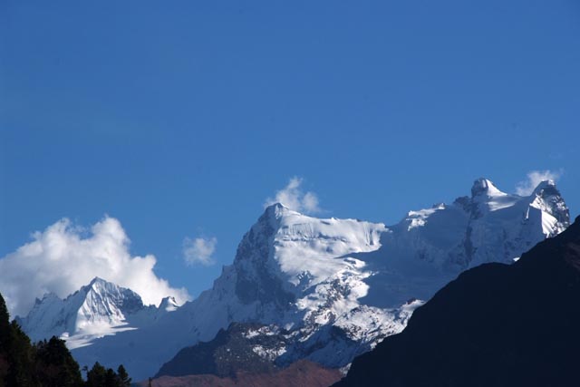 ギャルーで眺めたラムジュンヒマール（Lamjung Himal：6,931m）