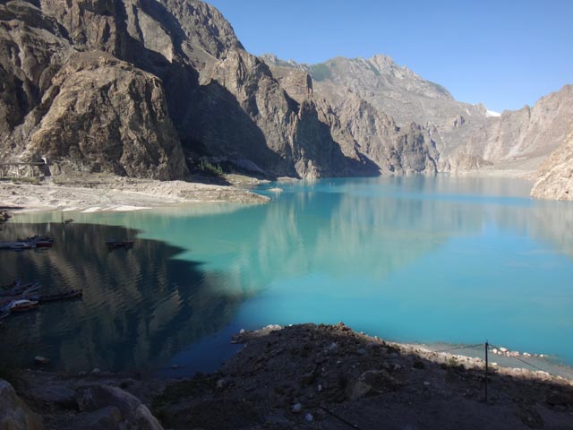 アッタバード湖（パキスタン）