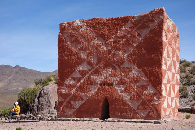 アタカマ高地の直方体彩色墓a（rectangular colored tomb at the Atacama highland a）