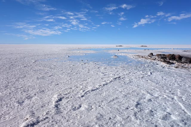 ボリビアのウユニ塩湖（salar de Uyuni：3,760m）