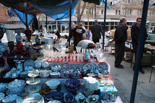 エレバンの青空市場の写真