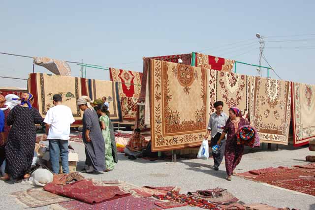 トルクメニスタン／アシハバードのタルクチカバザール（Tolkuchka bazaar in Ashgabat）