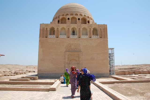 メルブ遺跡のスルタンサンジャール廟（Mausoleum of Sultan Sanjar at Merv）