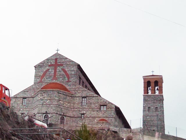 山中の教会1（a church in the mountains 1）