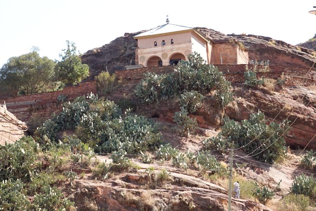 岩山のアブレハアツベハ教会（エチオピア）