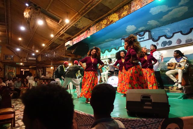 オロモ族のダンス（エチオピア）