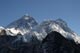 ゴーキョリから望むエベレスト，ヌプツェ，ローツェ（ヌプツェ右側稜線上に少しだけ頂を覗かせている）