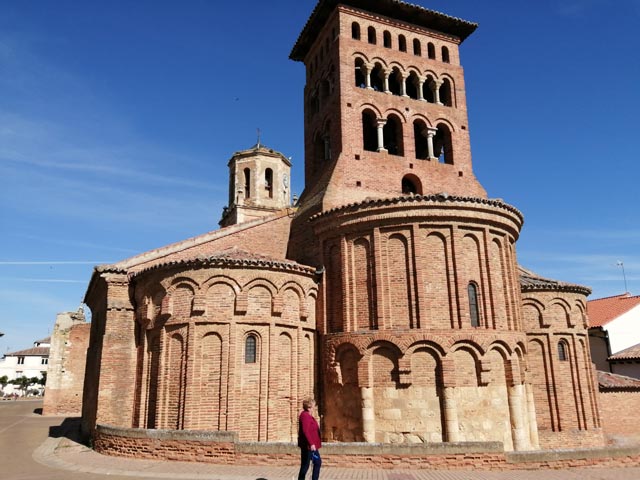 サアグンのサンティルソ教会（スペイン）