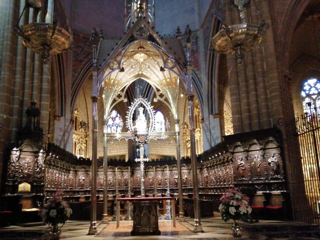 パンプローナ大聖堂主祭壇（スペイン）