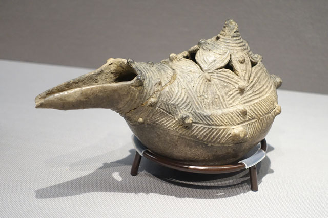 東京国立博物館の縄文時代後期異型片口土器