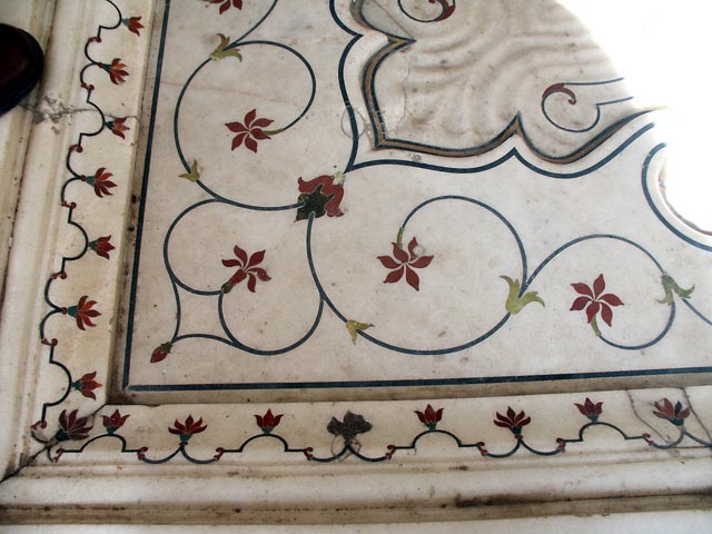 アーグラ城の美しい象嵌模様