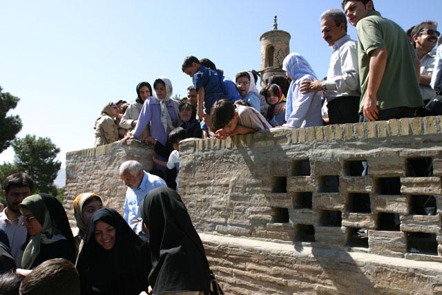 イスファハンのシェーキングミナレット（Shakable Minarets in Esfahan）