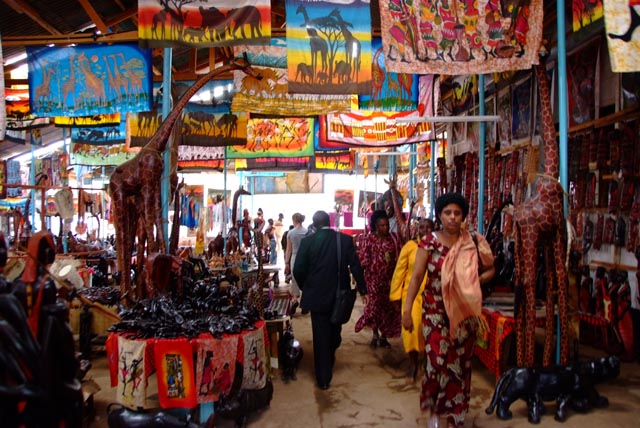 ケニア／マナンガの市場（Bazaar at Mananga）
