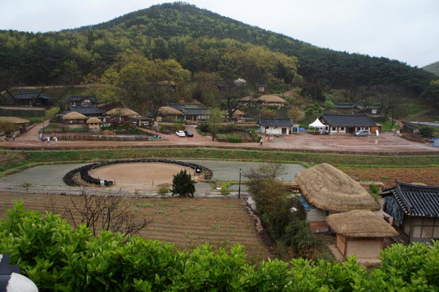 大韓民国の歴史的村落：河回と良洞（Historic Villages of Korea: Hahoe and Yangdong）の後者