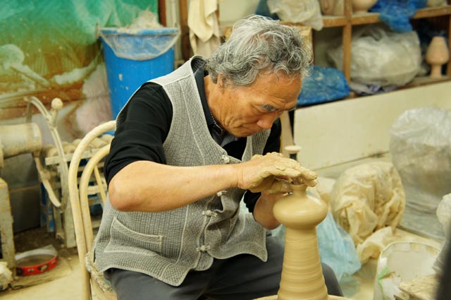 韓国の旅2012：利川の窯元の高名な作家