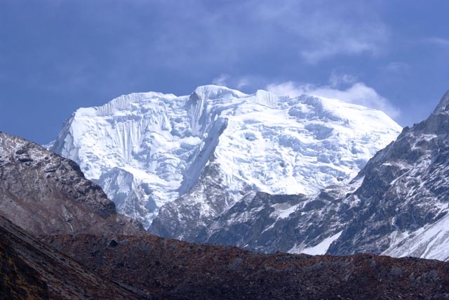 ヌバムタンより望むペンタンカルポリ（Pemthang Karpo Ri：6,830m）