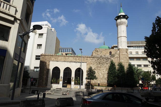 ハマム跡近くの小さなモスク（レバノン）