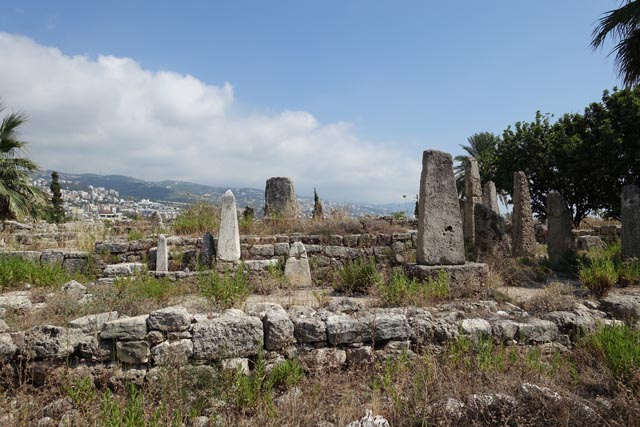 ビブロス（Byblos）のL字型神殿上から移設されたオベリスク神殿