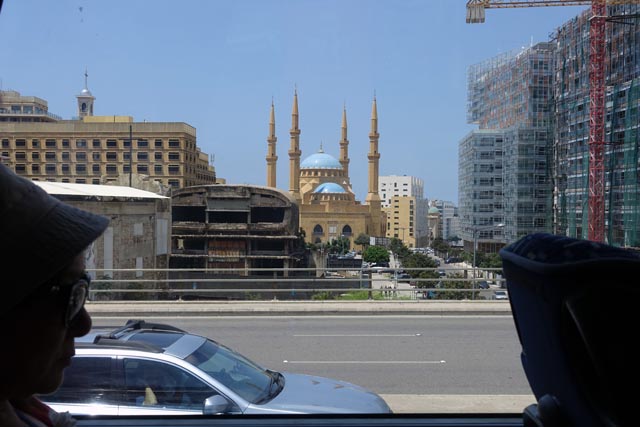 ベイルート郊外のモスク（レバノン）
