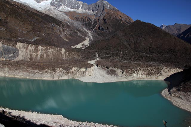 ネパールはマナスル山中のビレンドラ湖（Birendra Tal）