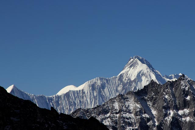 ラルキャラ先で眺めたアンナプルナⅡ峰（Annapurna II）