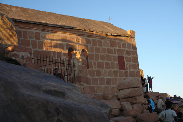 シナイ山頂上の礼拝堂（The chapel on the summit of mount Sinai）