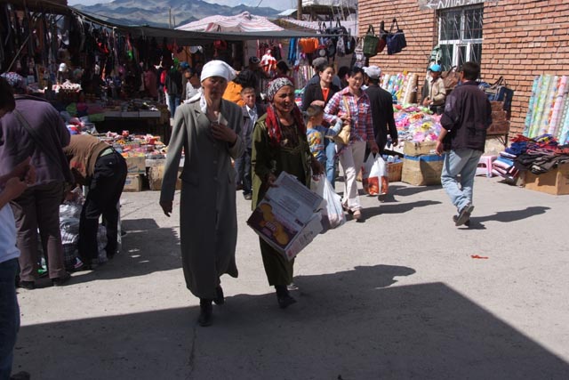 モンゴル／ウルギーの市場（Bazaar in Ulgii）