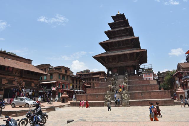 >ニャタポラ寺院（ネパール）