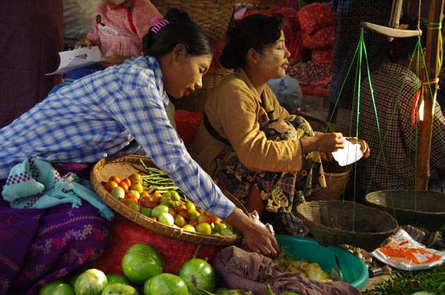 バガンのニャンウー市場での眺め