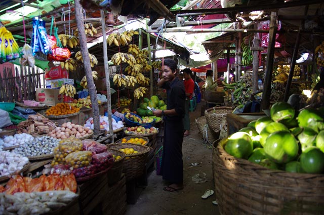 バガンのニャンウー市場での眺め