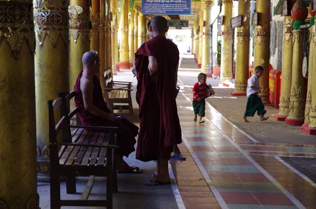 チャカワイン僧院（Chakawwain Monastery）の回廊