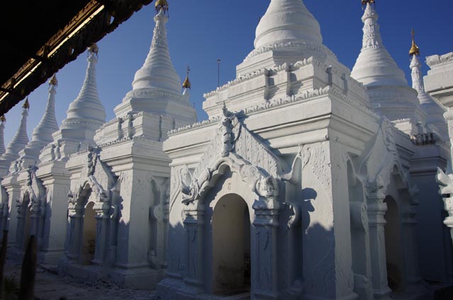 サンダムニパゴダ（Sanda Muni Pagoda）