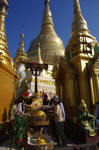 シュエダゴンパゴ（Shwedagon Pagoda）