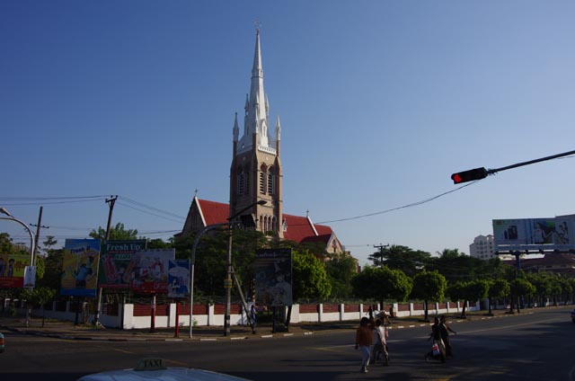 ヤンゴンの教会（a Church in Yangon）