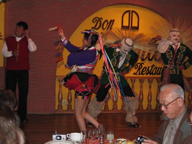クスコのフォルクローレショー（Folklore show in Cusco）