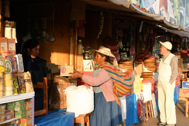 ペルー／クスコ空港の市場（Market at the Cusco airport）