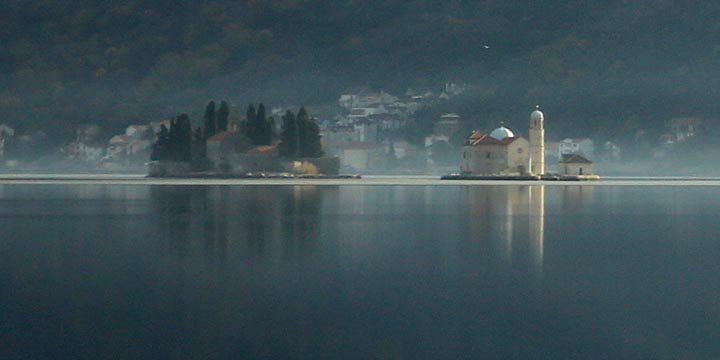コトル湾（モンテネグロ）での眺め／View of Kotor Bay in Montenegro