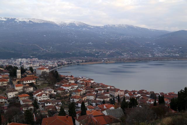 マケドニア／ルバニア国境のオフリド湖（Lake Ohrid）