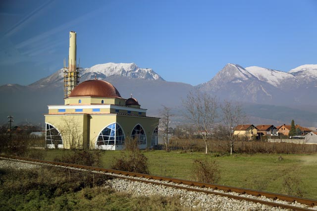 プリシュティナ（Pristina）郊外のモスク