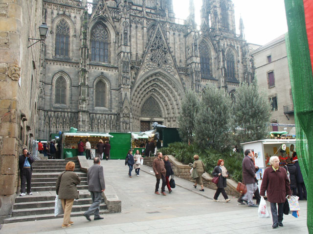 サンタルシア教会前広場の写真