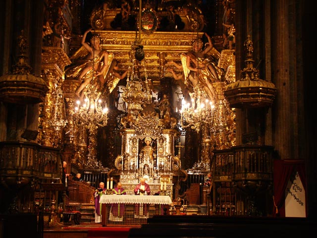 サンティアゴデコンポステーラ大聖堂内部（inside Cathedral of Santiago de Compostela）