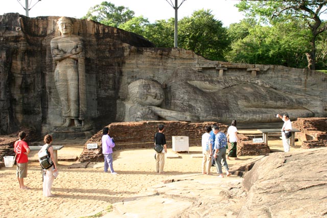 ポロンナルワのガルヴィハーラ寺院（Gal Viharaya in Polonaruwa）