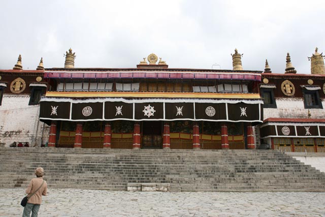 デプン寺の写真