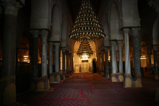 グランドモスク内部（inside Great mosque of Kairouan）