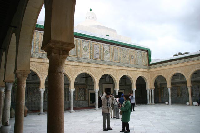 ケルアンのシディサハブモスク（Sidi Sahab mosque in Kairouan）