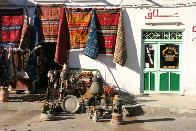 チュニジア／トズールの商店街（Market in Tozeur）