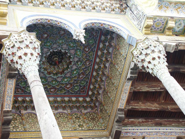 ブハラのバラハウスモスク