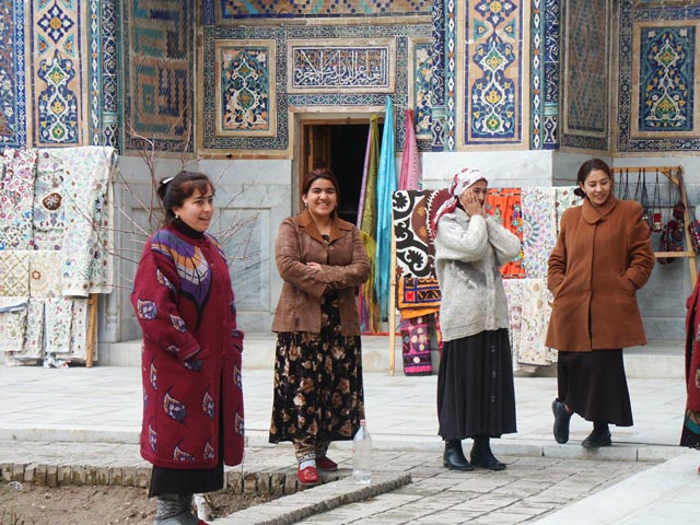 ウズベキスタンの旅2003：レギスタン広場